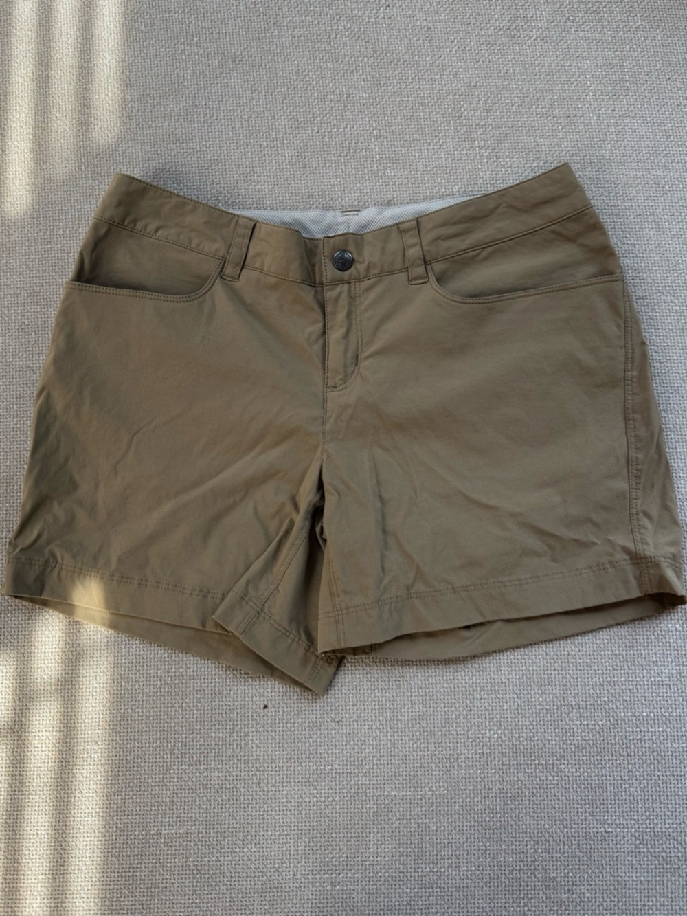 Patagonia Women's Khaki 4” Hiking Shorts Size 4